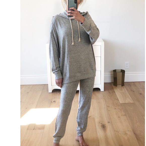 TELLURIDE Black Loungewear Hoodie & Joggers Set - Picture 7 of 12